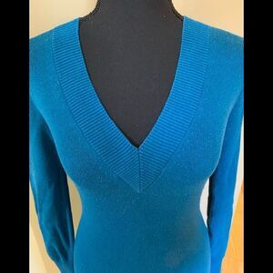 Banana Republic XS V Neck Long Sleeve Sweater